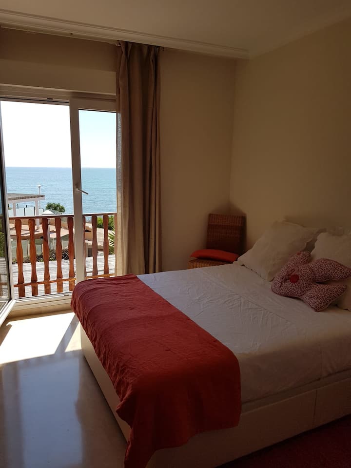 Habitación 2 pegada a principal / Room 2 next to main room