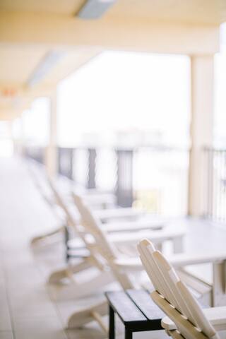 #102 2BR Apartment Rooftop Pool, Walk to Beach! gallery image 4