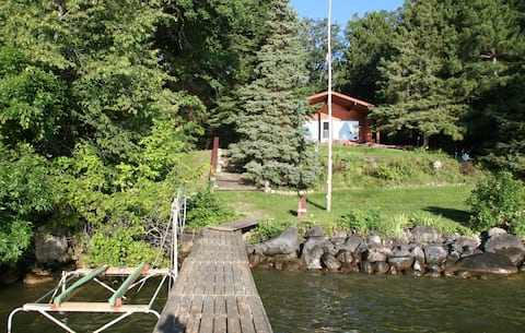 2 BDRM Rustic Lakefront Cabin on Leech Lake