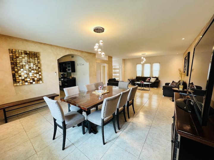 Large, Spacious House! 3 Bedrooms - Patio