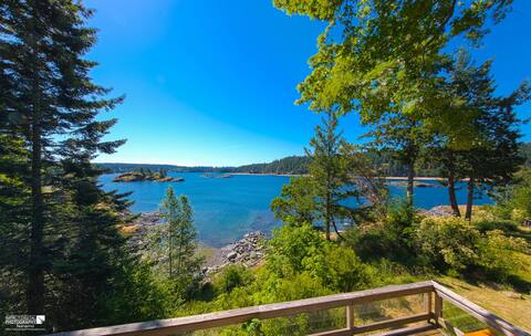 Gowlland Harbour Resort - Arbutus House