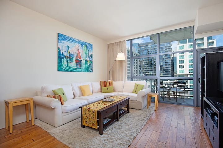 Little Italy> Large One Bedroom> Parking