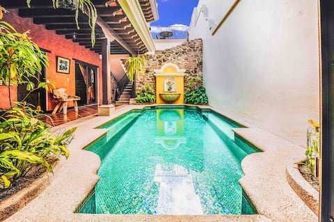 Colonial House w/Private Pool