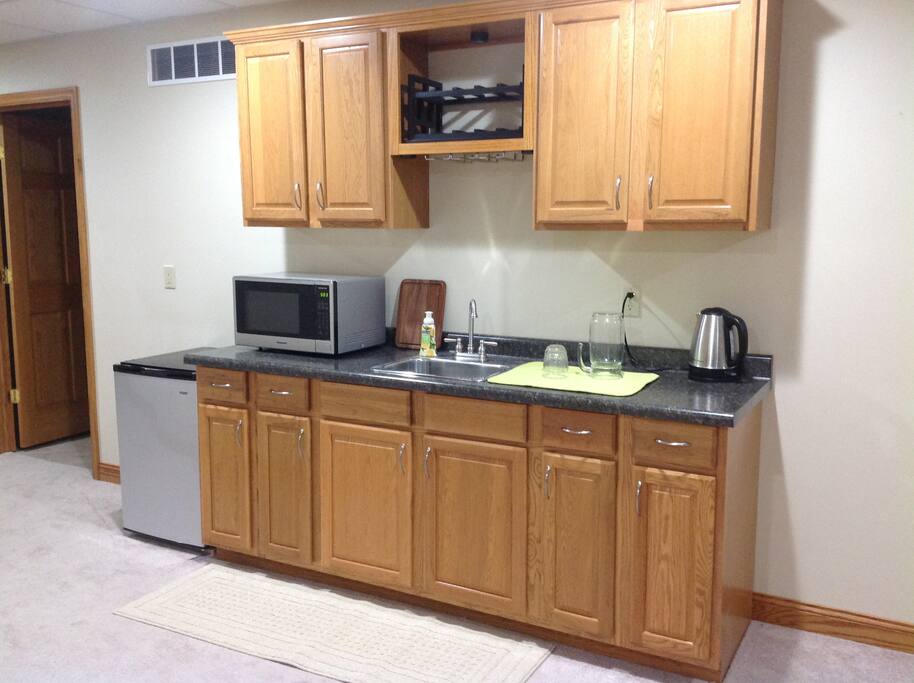 Wet bar with breakfast facilities