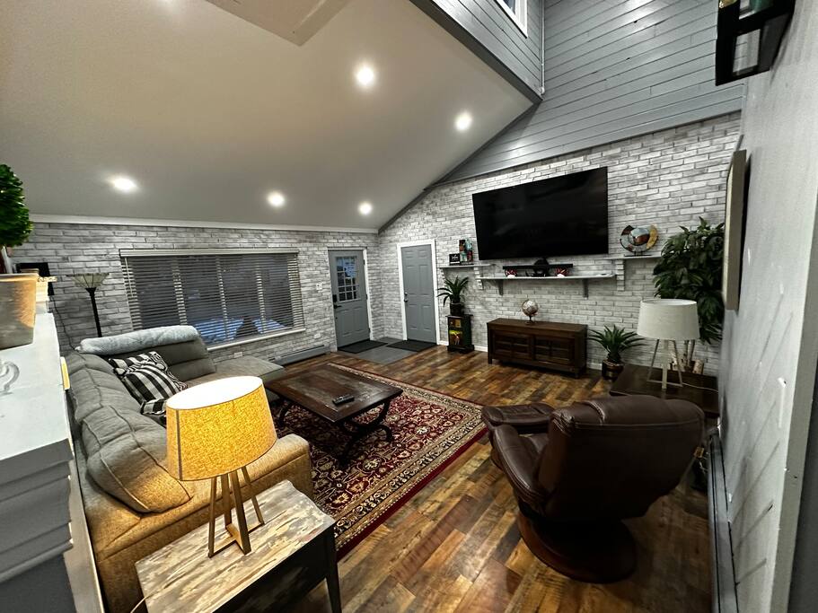 Sweet Caroline ! Great location