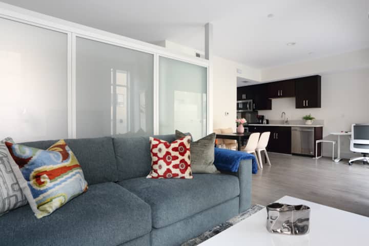 Sunny Pasadena Studio | Walkable Location - Pasadena, CA