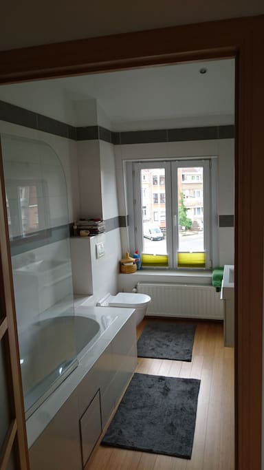 Master bedroom bathroom