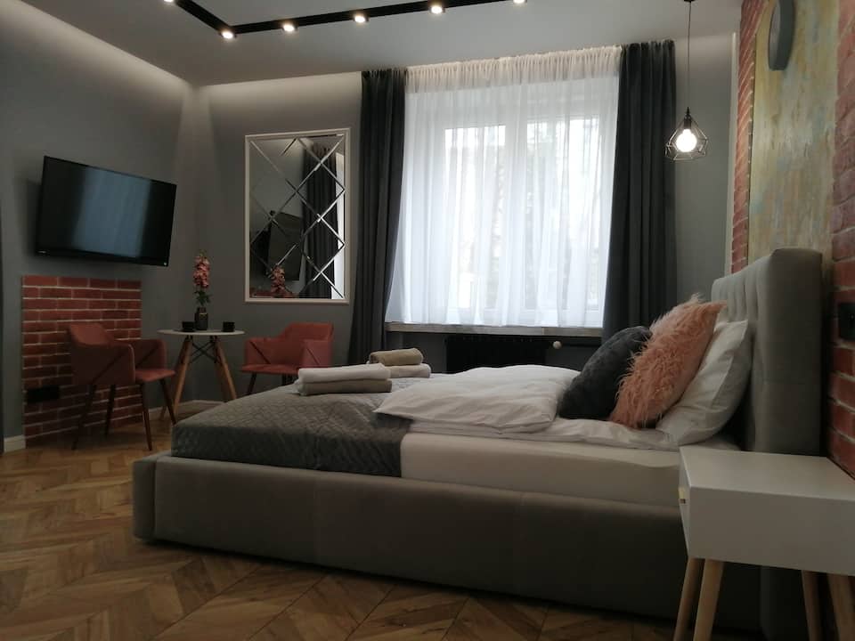 Top-earning Airbnb listing in Częstochowa, 2 bedrooms