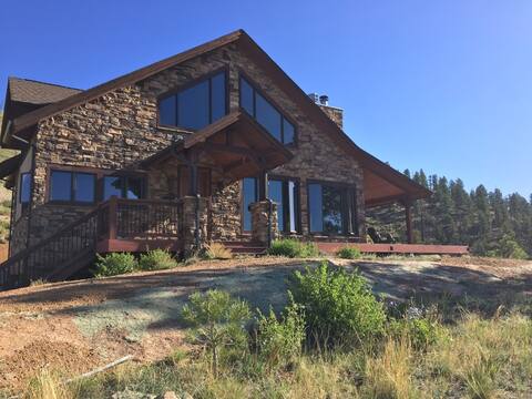 Secluded mountain home on 40 acres with views!