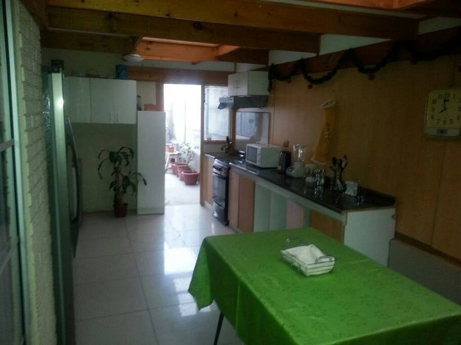 Cocina amplia comedor de diario.