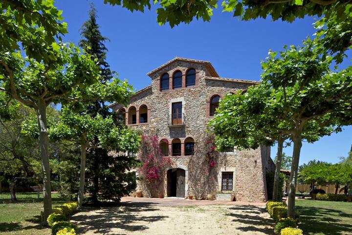 Gran Masia amb Piscina i platges a prop gallery image 3