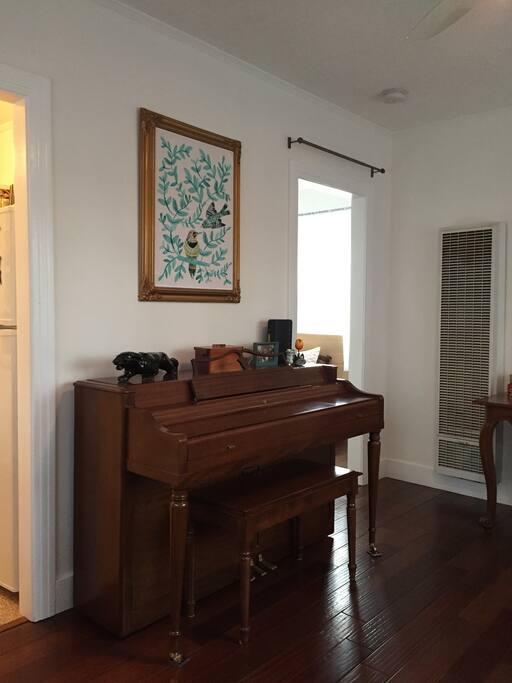 A tuned, vintage Wurlitzer for your music-making enjoyment!
