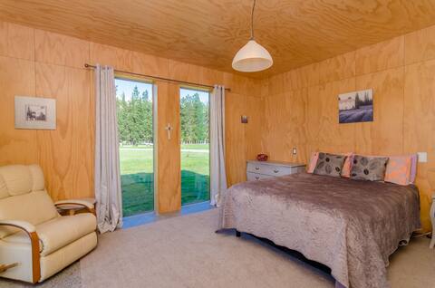 Martinborough self-contained wing in luxury home
