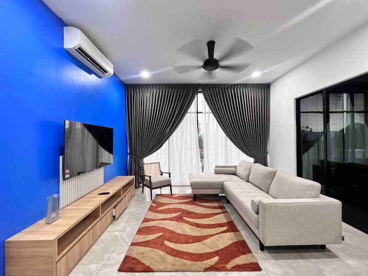 Private Villa Retreat | 7 Rooms For 25 Pax - Kajang