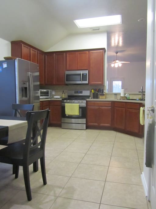 Kitchen / Breakfast Nook