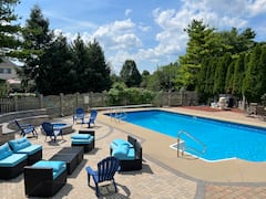 Mansion+w%2F+pool%2C+theater+huge+backyard%2FGolf+course