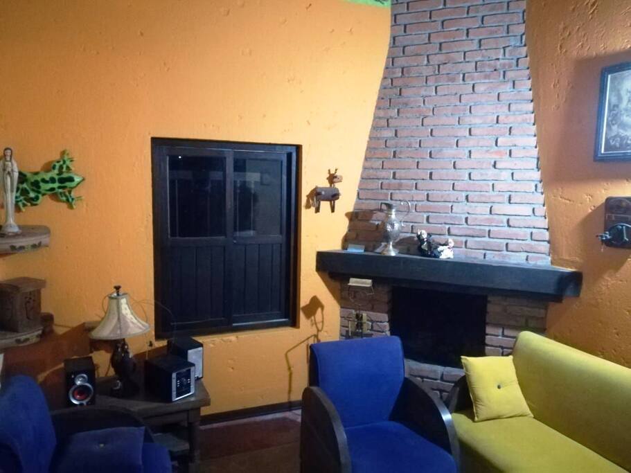 Sala y Chimenea