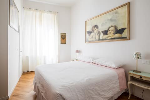 Top performing Airbnb: Modern flat on the old hidden canal in Bologna