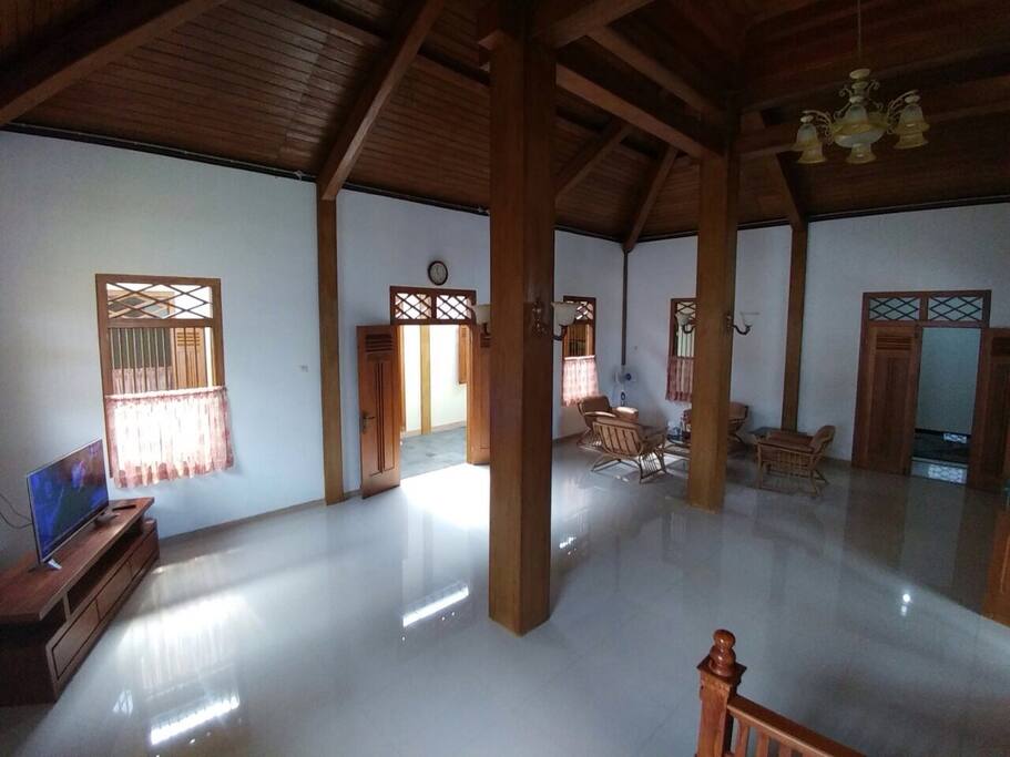 Airbnb Purwokerto | homestay rumah marto di purwokerto purwokerto timur的獨棟房屋 Airbnb Purwokerto | homestay rumah marto di purwokerto purwokerto timur的獨棟房屋