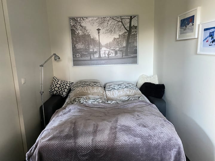 Fourth bedroom with a sofa that changes into a comfortable double bed.