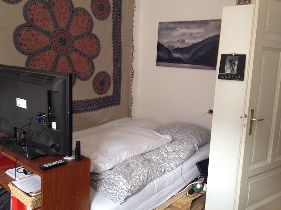 1,40x2,00m bed with a commodious high-qualitiy mattress