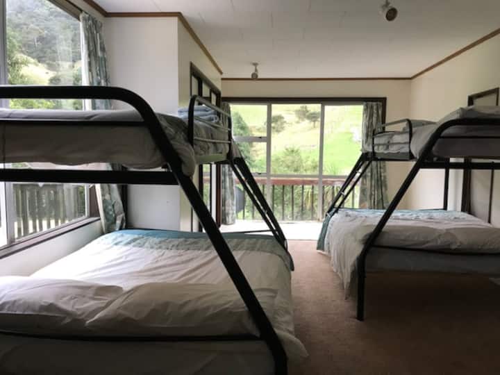 Stapelkamer. Groot dek buiten.