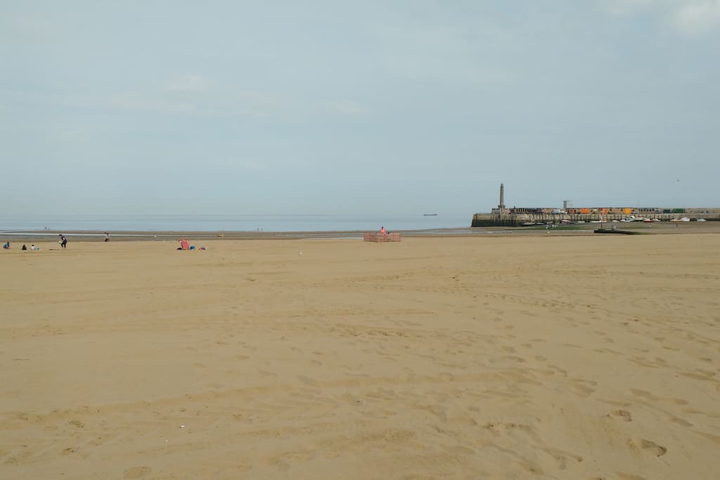 Margate sands and Harbour Arm