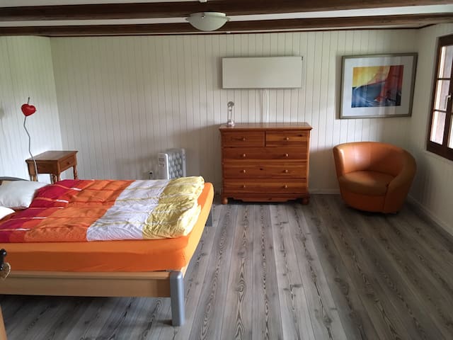 Rustikales Wohnen auf dem Bauernhof Zimmer 1 【 AUG 2021 】 House in Reitnau,  Switzerland (1 Bedroom, 2 Bathroom)
