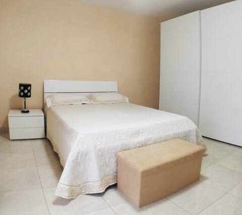 Beach Front with view! 1 min walk to all amenities