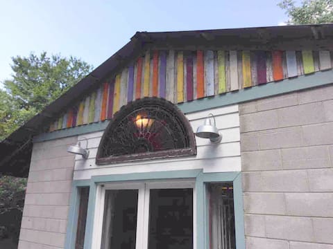 Artist's Studio Guest House,Center Hill Lake