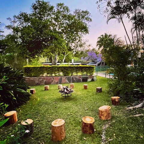 Palm Sprin Resort Style Estate 9 Bedroom gallery image 2