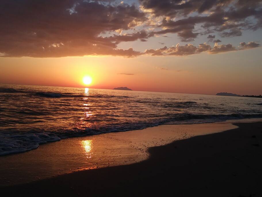 Every evening you can admire the sunsets from the beach...
