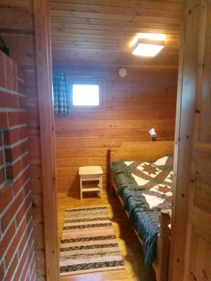 Dhomë gjumi poshtë me krevat dopio