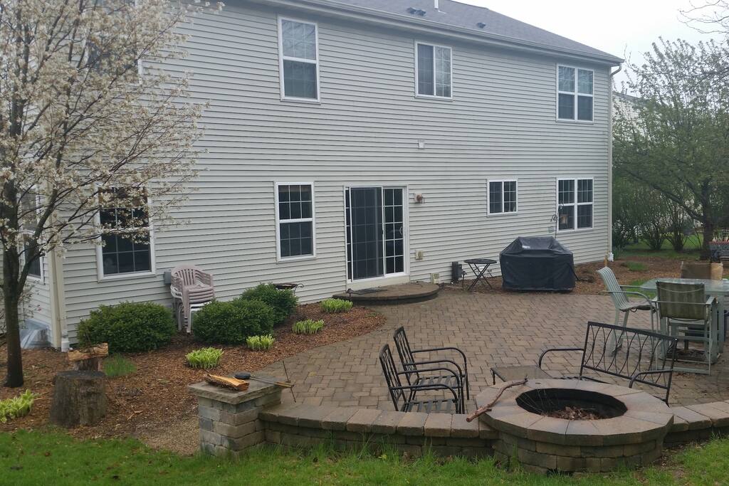 Back Yard/Patio/Fire Pit