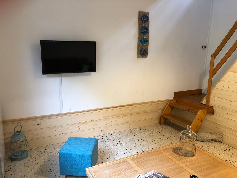 Salon,coin télé
