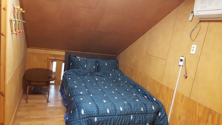 Chambre de 8 pièces sur deux étages