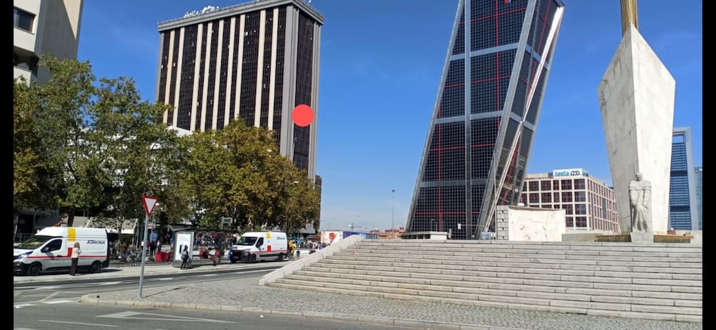 Great and comfortable flat in Plaza Castilla