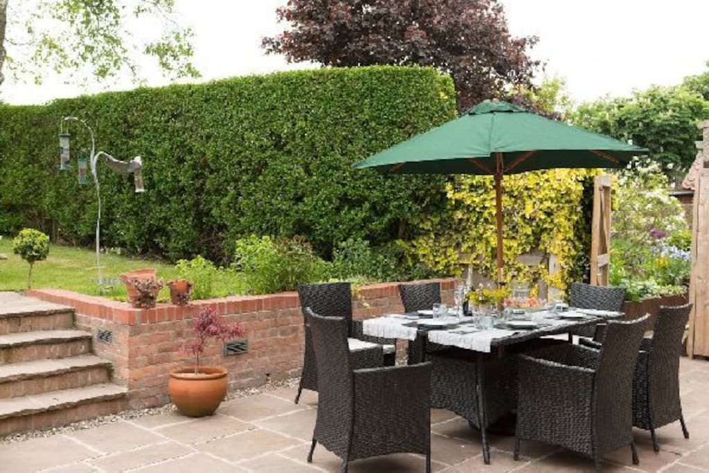 Fully enclosed garden