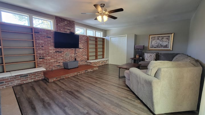 Cozy & Clean 2br | Peaceful South Springfield Stay - Springfield, MO