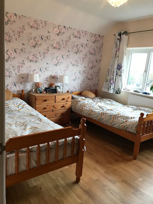 Twin Beds Room