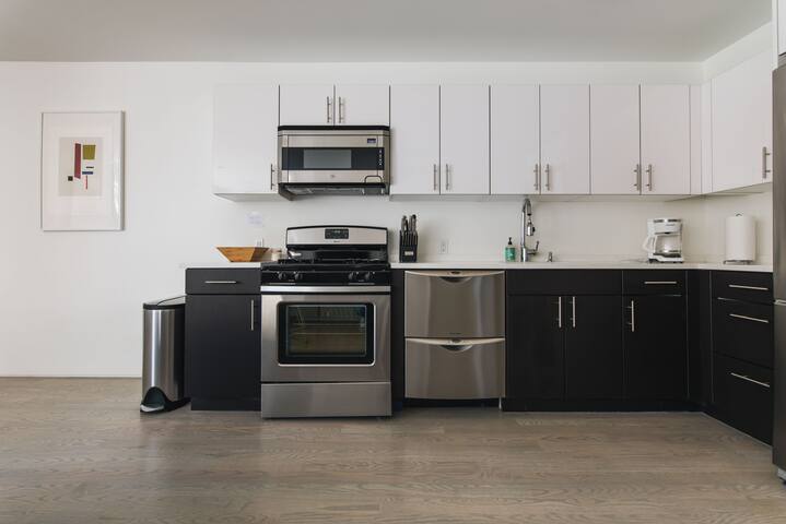 Brooklyn: 2-Bdrm Apt. Clinton Hill- Bldg built ’17 gallery image 4