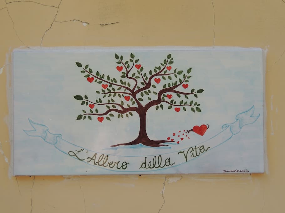 L'albero della vita vuole garantire a tutti buona accoglienza, serenità per vivere gioiosamente la vacanza nella meravigliosa penisola sorrentina