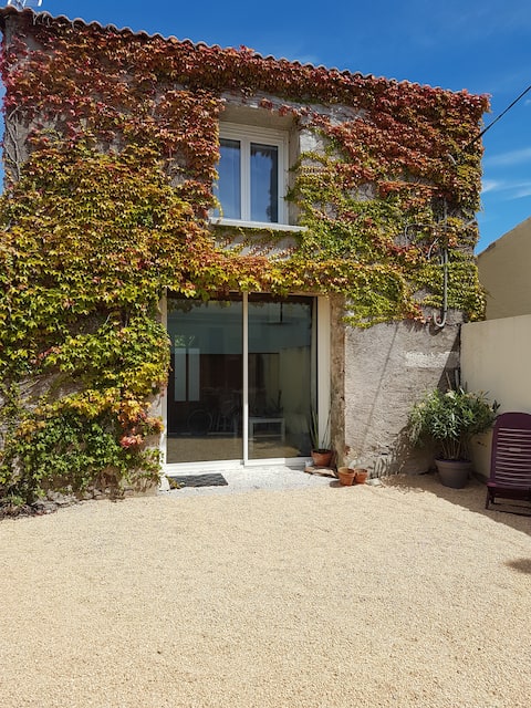 Cozy, quiet townhouse with enclosed garden