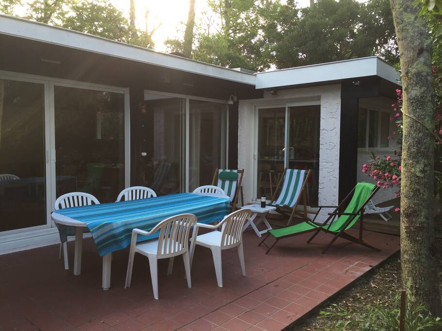 Terrasse devant avec la nouvelle extension cuisine
