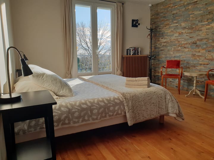 Soba 4/ bračni krevet 180