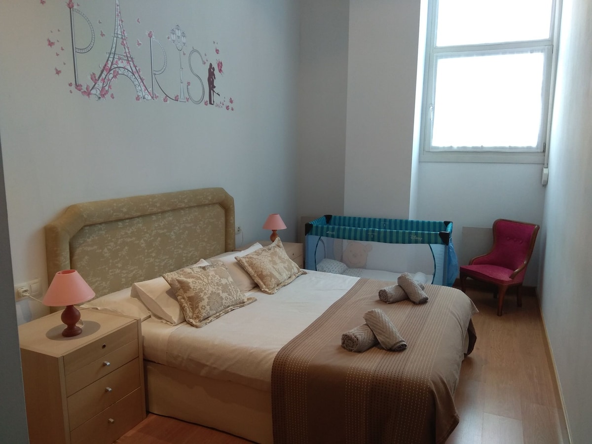 Spálňa č.1 so vstavanou detskou postieľkou