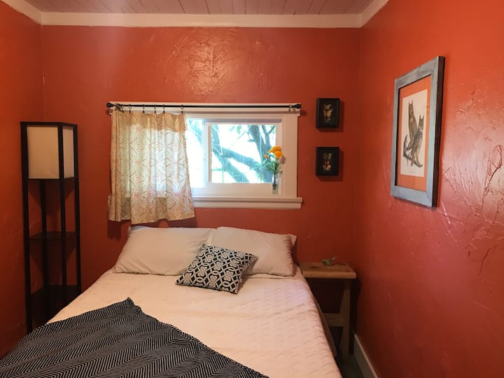 "California Poppy Room" with Full memory foam bed sleeps two.