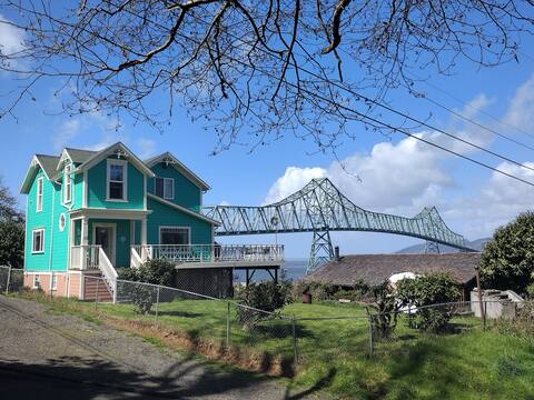 Scenic sunsets at the iconic Short Circuit house