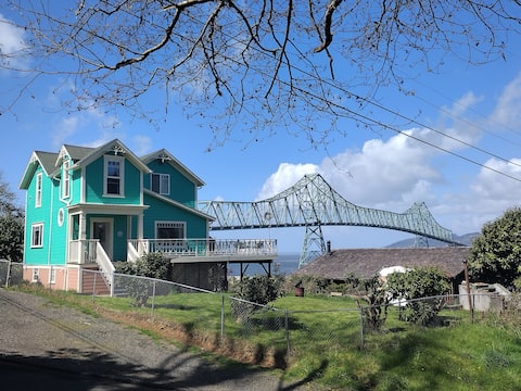 Scenic sunsets at the iconic Short Circuit house