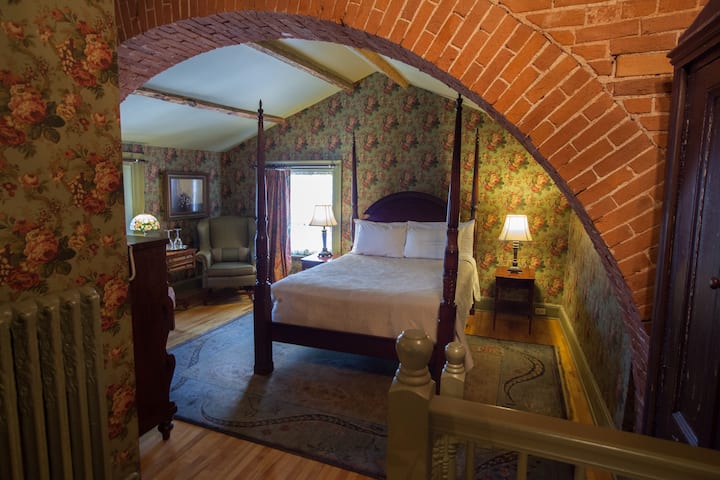 Lucieta Suite - Queen bedroom #6 w/ tub, shower and fireplace.